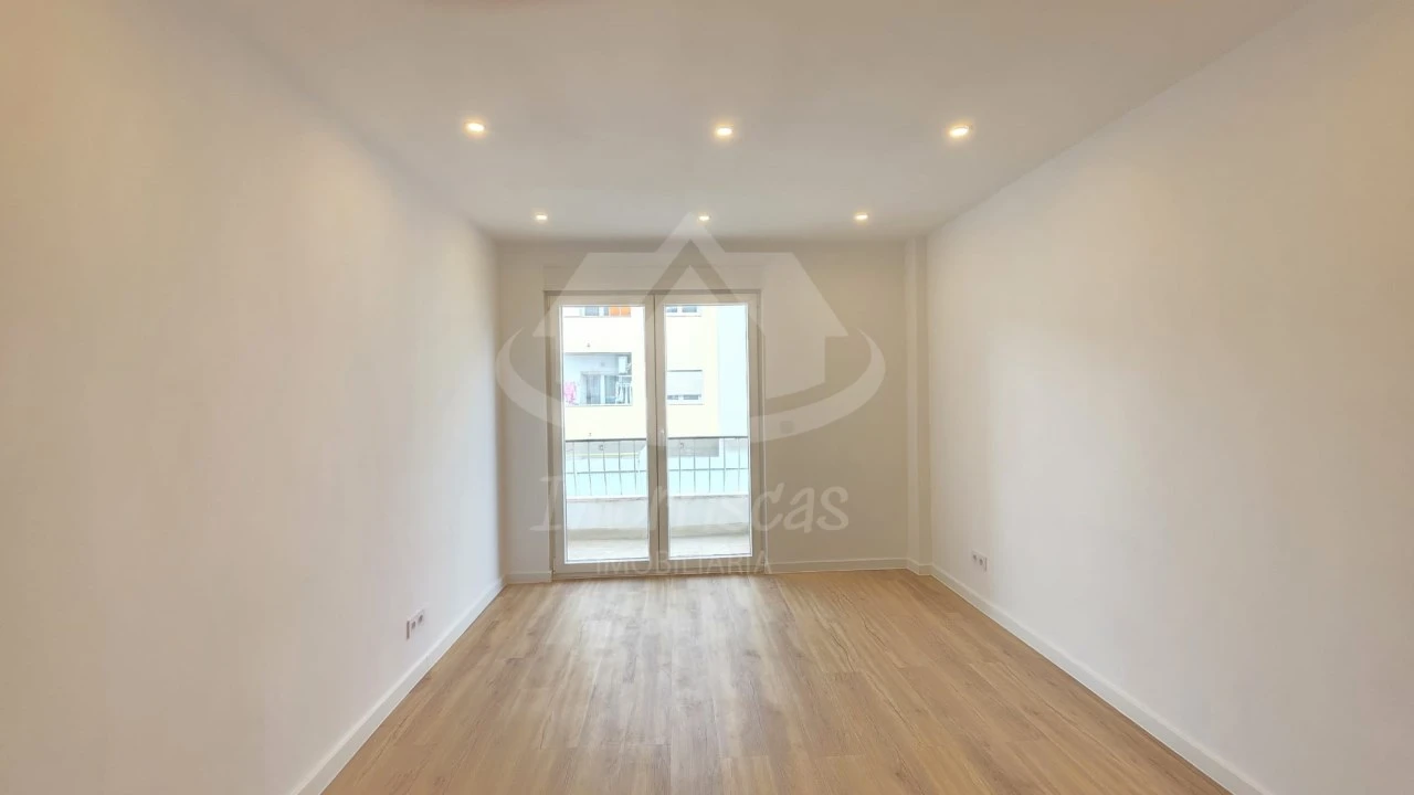 Apartamento T3 para Venda em Camarate, Unhos e Apelação Foto 5