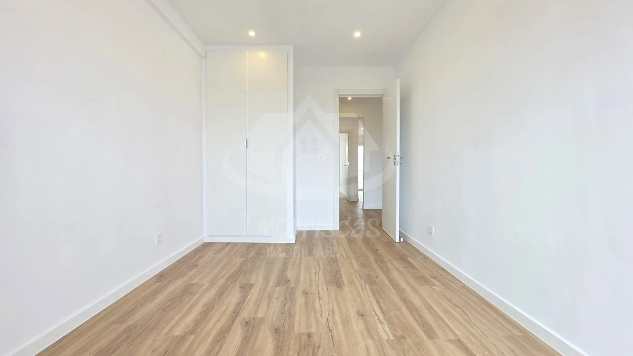 Apartamento T3 para Venda em Camarate, Unhos e Apelação Foto 10