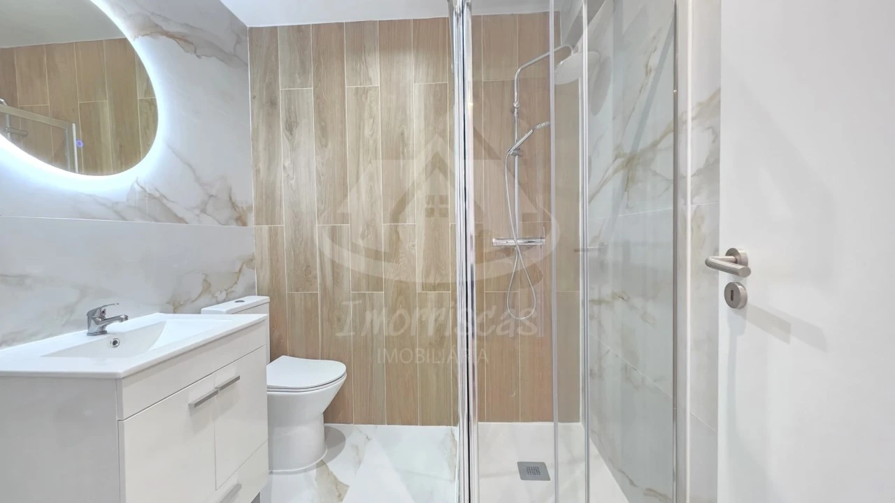 Apartamento T3 para Venda em Camarate, Unhos e Apelação Foto 12