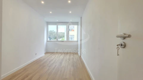 Apartamento T3 para Venda em Camarate, Unhos e Apelação
