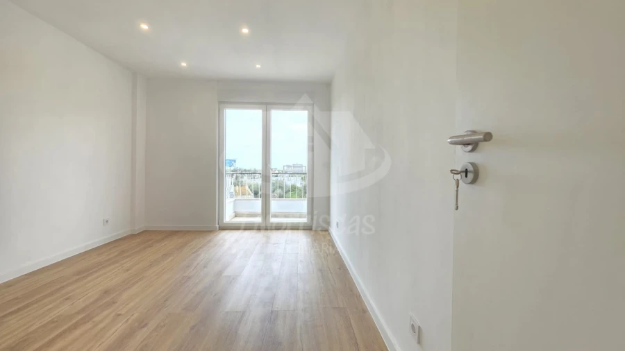 Apartamento T3 para Venda em Camarate, Unhos e Apelação Foto 11