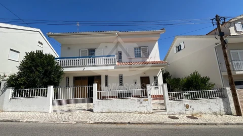 Moradia T3 para Venda em Santa Iria de Azoia, São João da Talha e Bobadela