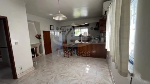 Moradia T3 para Venda em Santa Iria de Azoia, São João da Talha e Bobadela