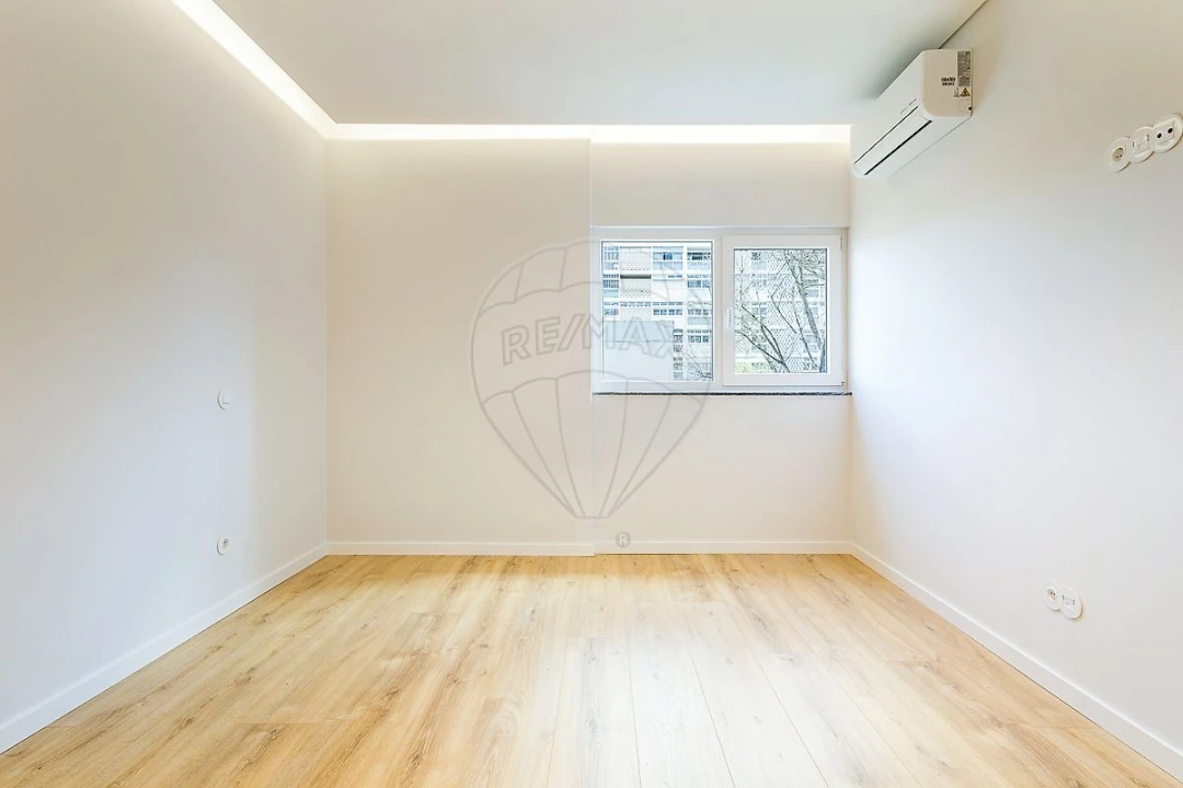 Apartamento T3 para Venda em Alvalade Foto 23