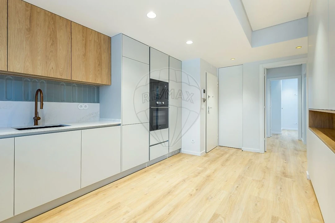 Apartamento T3 para Venda em Alvalade Foto 4