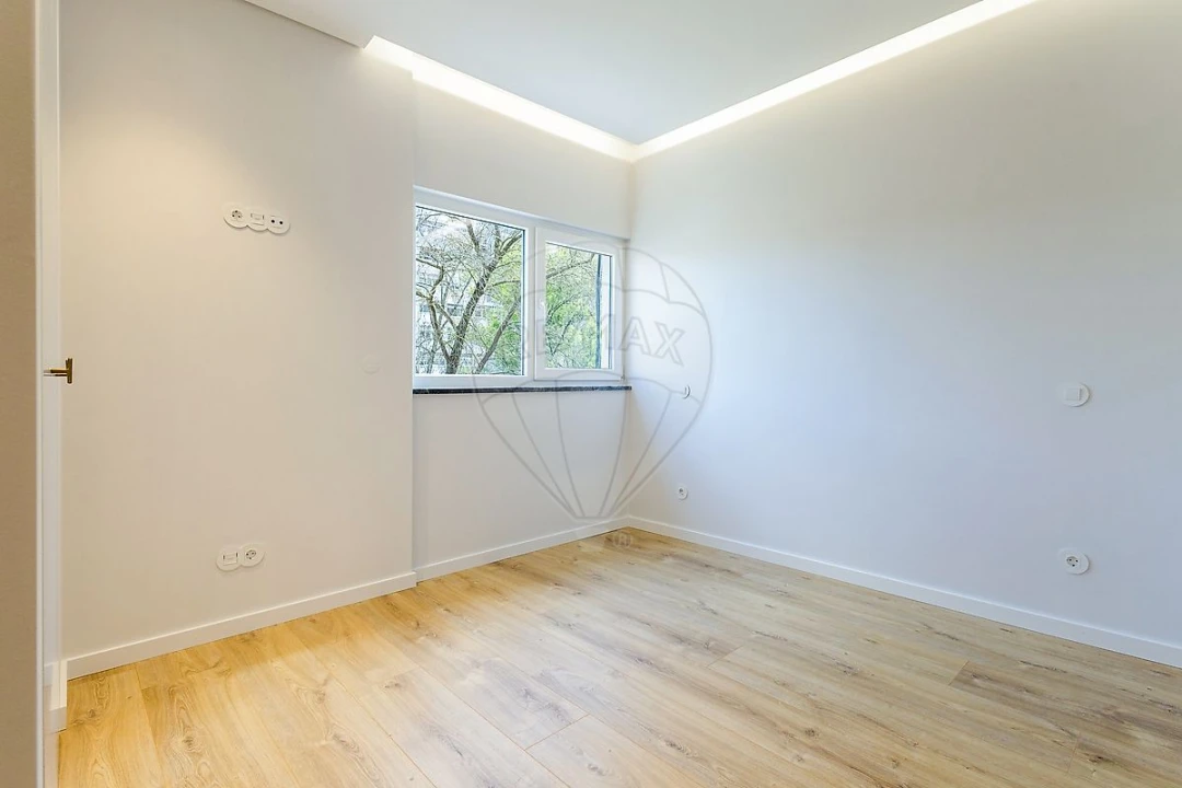 Apartamento T3 para Venda em Alvalade Foto 20