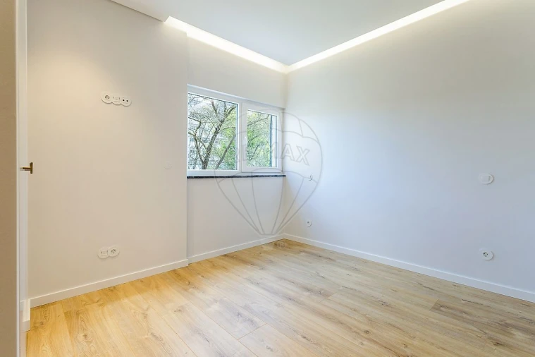 Apartamento T3 para Venda em Alvalade Foto 20