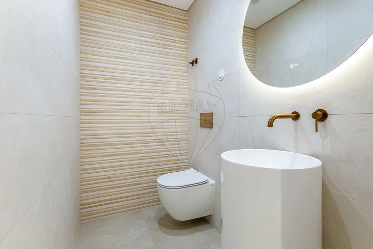 Apartamento T3 para Venda em Alvalade Foto 14