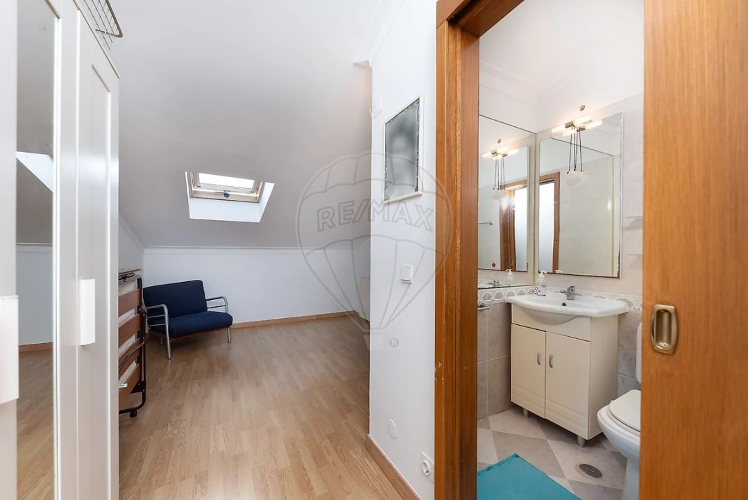 Apartamento T4 para Venda em Algueirão-Mem Martins Foto 24