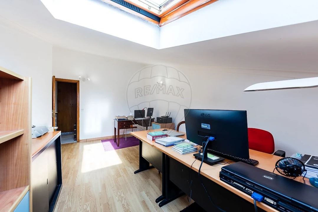 Apartamento T4 para Venda em Algueirão-Mem Martins Foto 25