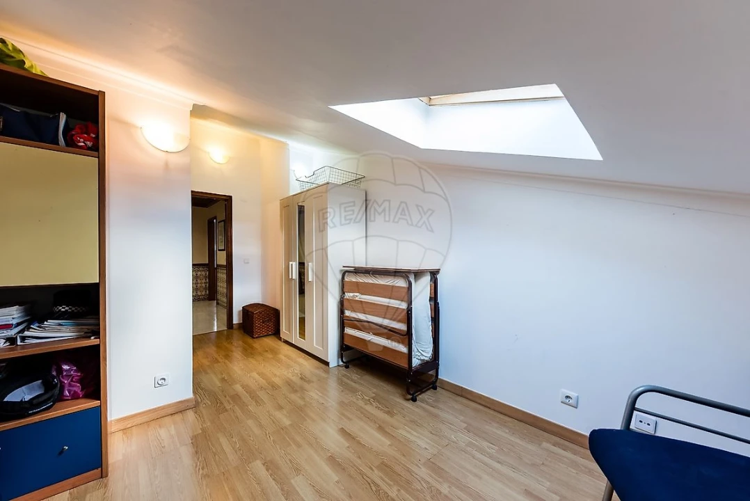 Apartamento T4 para Venda em Algueirão-Mem Martins Foto 23