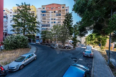 Apartamento T4 para Venda em Algueirão-Mem Martins