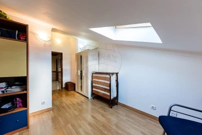 Apartamento T4 para Venda em Algueirão-Mem Martins