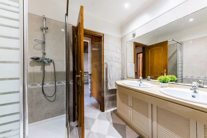 Apartamento T4 para Venda em Algueirão-Mem Martins