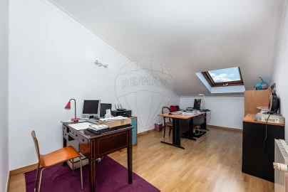 Apartamento T4 para Venda em Algueirão-Mem Martins