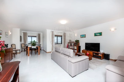 Apartamento T4 para Venda em Algueirão-Mem Martins
