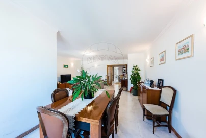 Apartamento T4 para Venda em Algueirão-Mem Martins