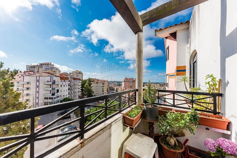 Apartamento T4 para Venda em Algueirão-Mem Martins Foto 43