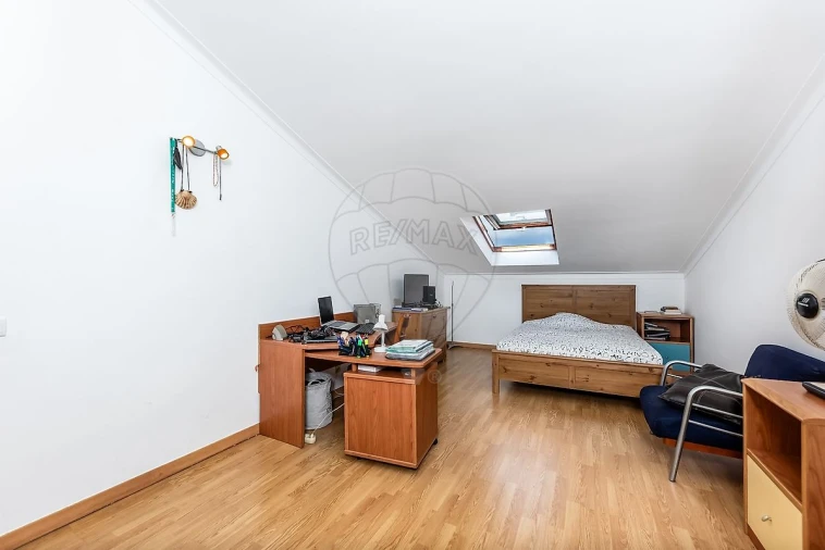 Apartamento T4 para Venda em Algueirão-Mem Martins Foto 26
