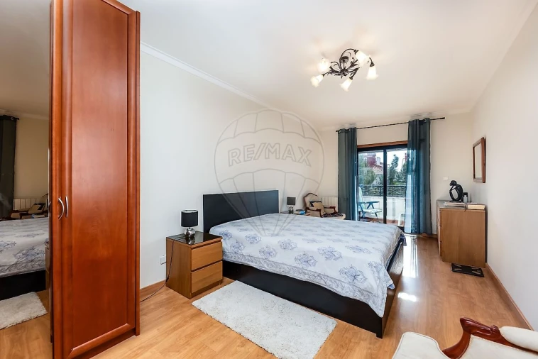 Apartamento T4 para Venda em Algueirão-Mem Martins Foto 19