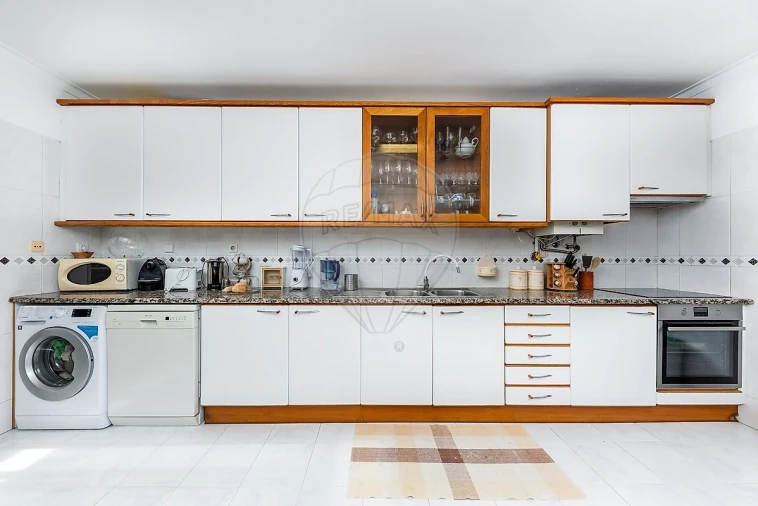 Apartamento T4 para Venda em Algueirão-Mem Martins Foto 3