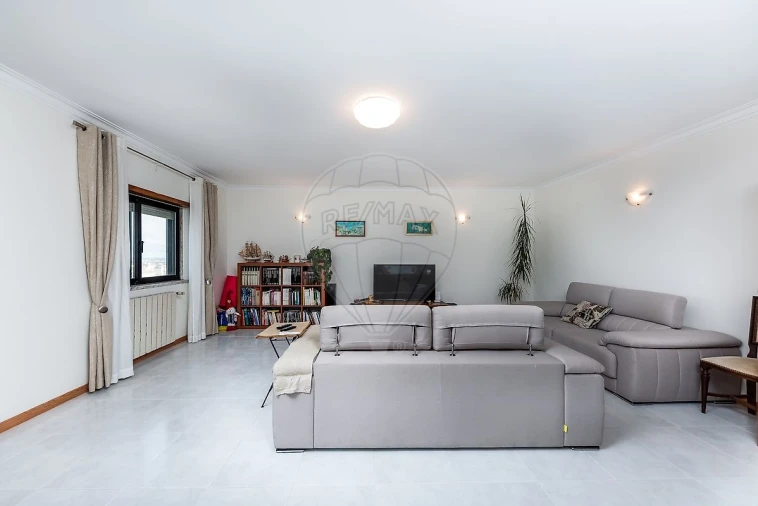 Apartamento T4 para Venda em Algueirão-Mem Martins Foto 41