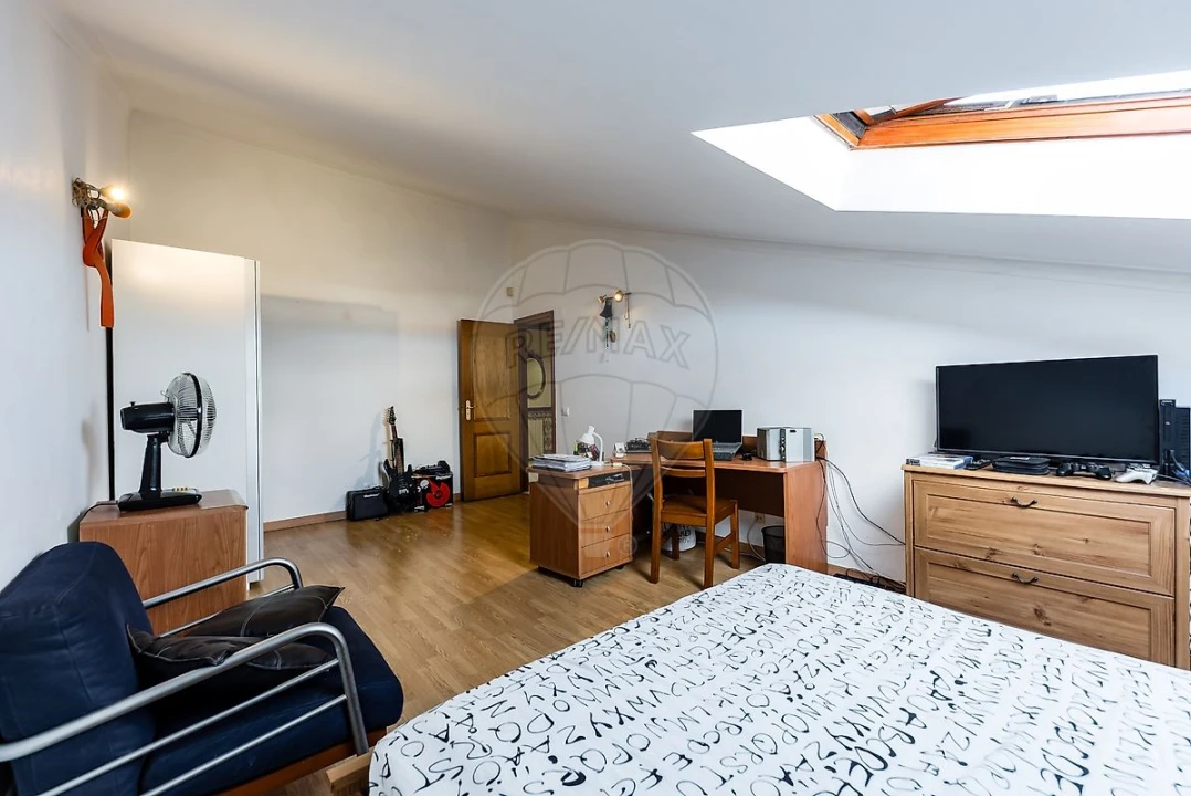 Apartamento T4 para Venda em Algueirão-Mem Martins Foto 29