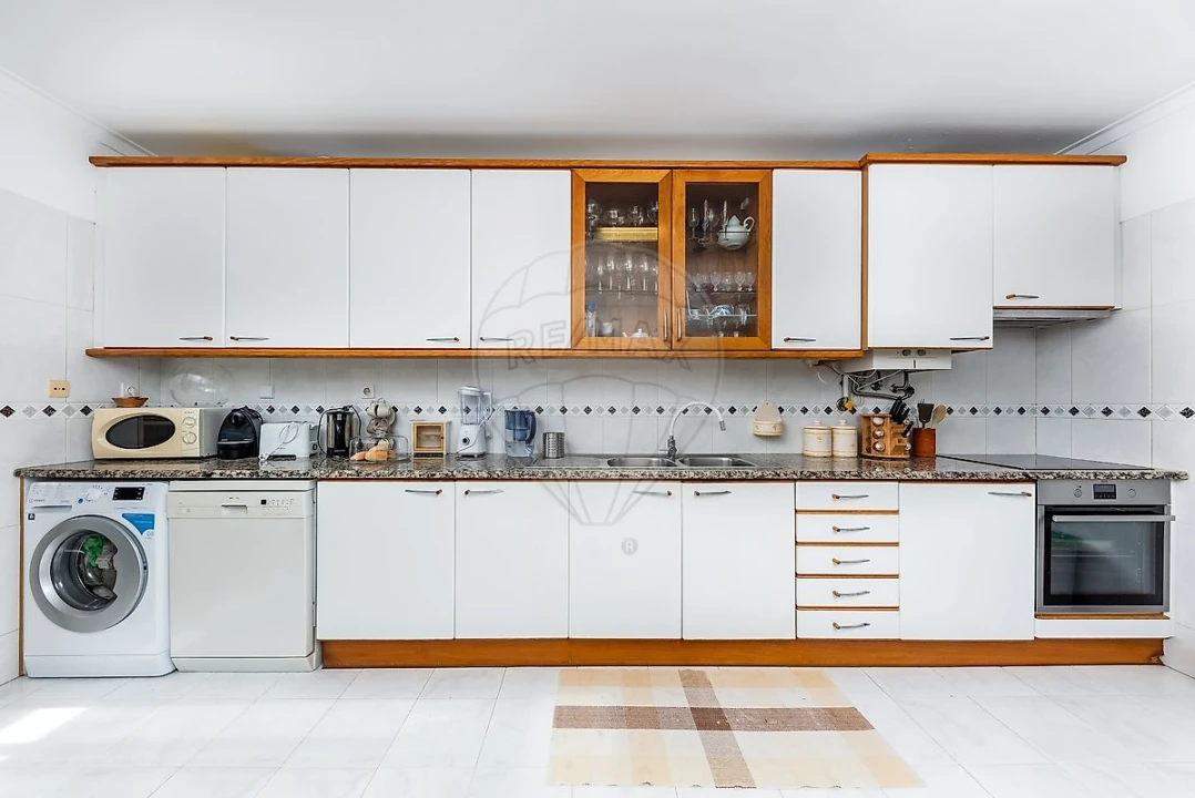Apartamento T4 para Venda em Algueirão-Mem Martins Foto 3