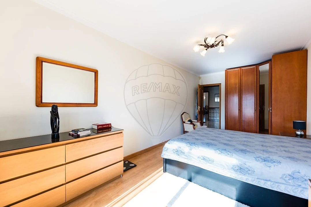 Apartamento T4 para Venda em Algueirão-Mem Martins Foto 21