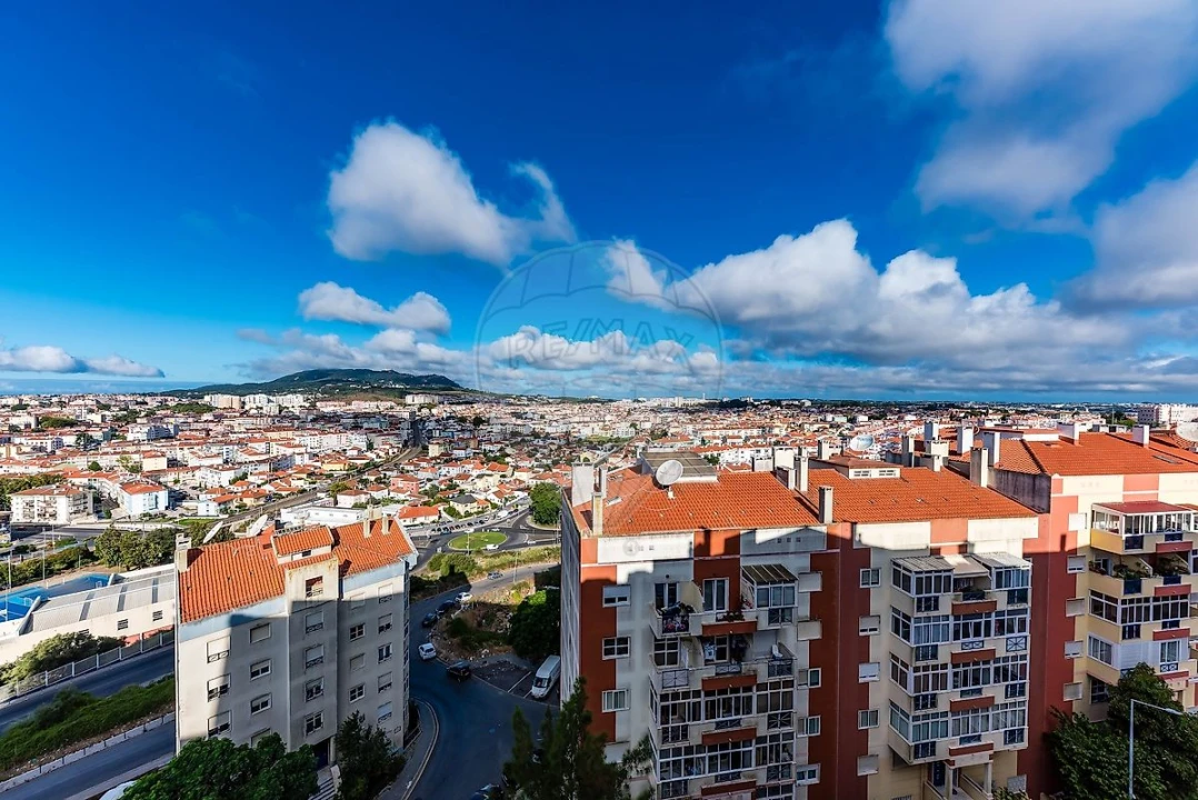 Apartamento T4 para Venda em Algueirão-Mem Martins Foto 11