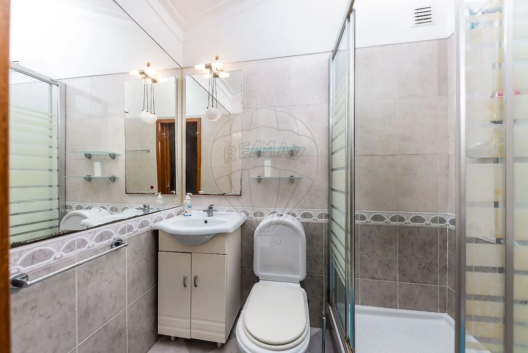 Apartamento T4 para Venda em Algueirão-Mem Martins Foto 45
