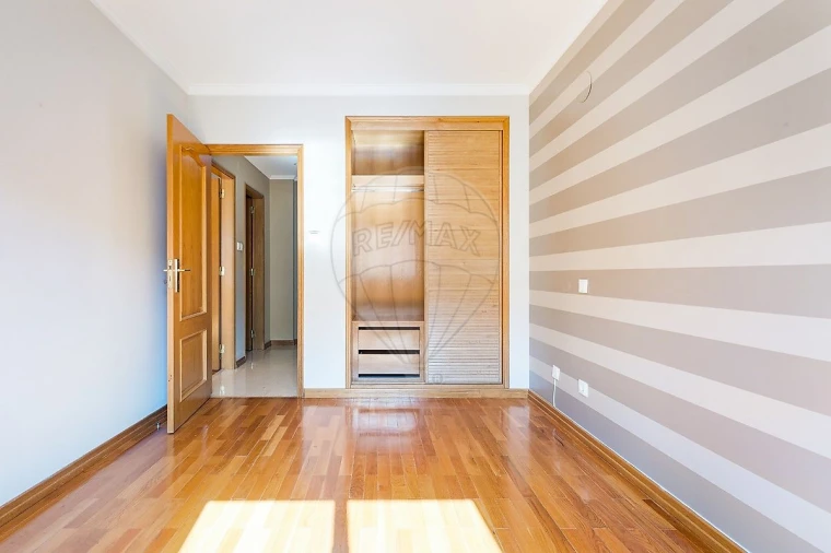 Apartamento T2 para Arrendamento em Odivelas Foto 7