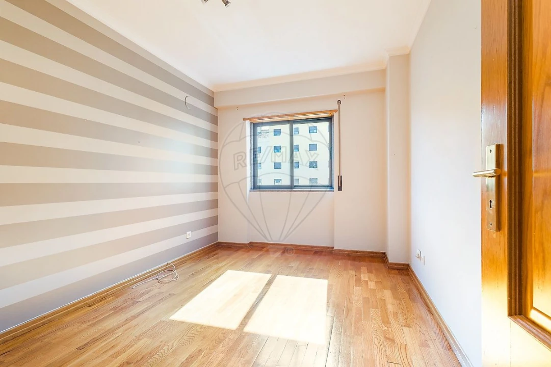 Apartamento T2 para Arrendamento em Odivelas Foto 6
