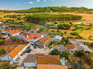 Moradia T2 para Venda em São João da Ribeira e Ribeira de São João