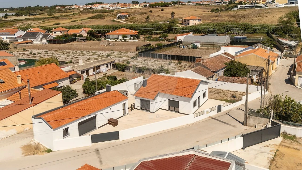 Moradia T2 para Venda em Silveira Foto 31