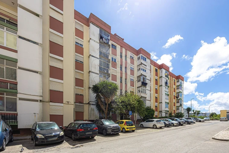 Apartamento para Venda em Massamá e Monte Abraão Foto 8