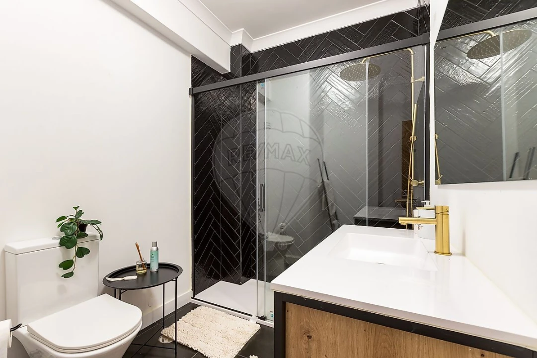 Apartamento T2 para Arrendamento em Santo António dos Cavaleiros e Frielas Foto 11