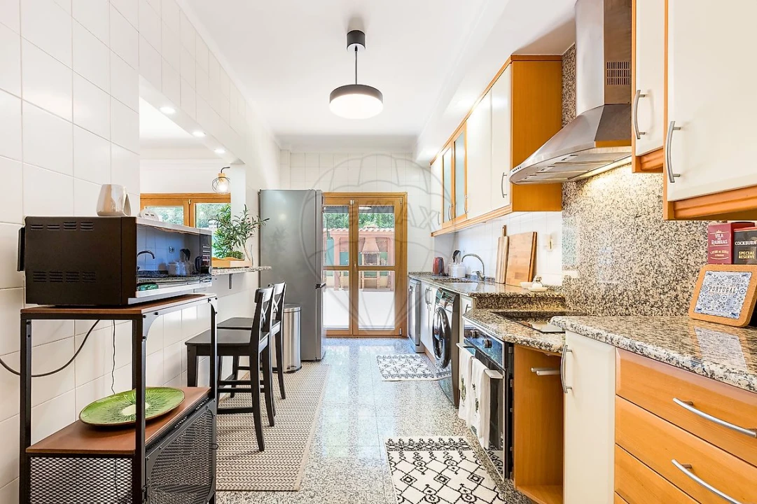 Apartamento T2 para Arrendamento em Santo António dos Cavaleiros e Frielas Foto 2