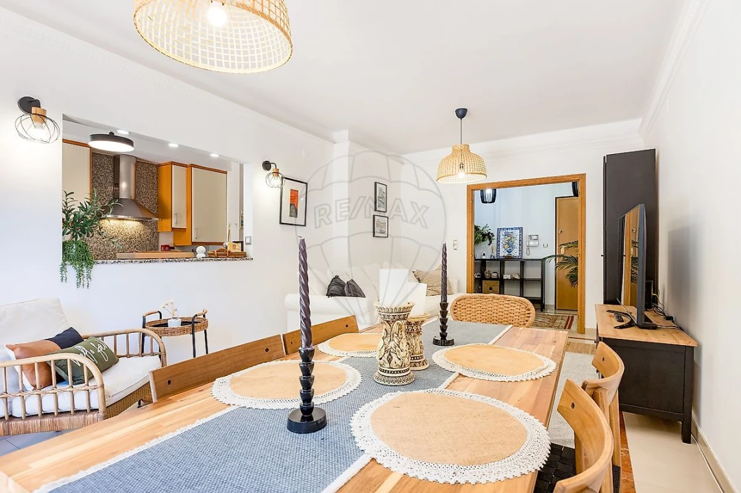 Apartamento T2 para Arrendamento em Santo António dos Cavaleiros e Frielas Foto 1