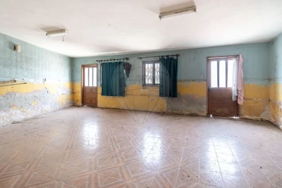 Moradia T5 para Venda em Santa Maria de Lamas