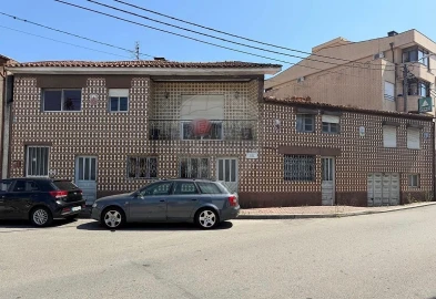 Moradia T5 para Venda em Santa Maria de Lamas