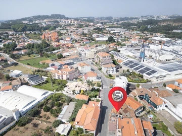Moradia T5 para Venda em Santa Maria de Lamas