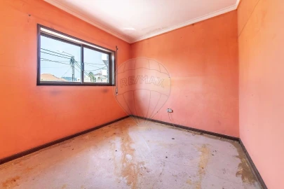 Moradia T5 para Venda em Santa Maria de Lamas