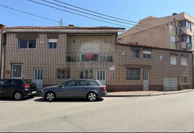 Moradia T5 para Venda em Santa Maria de Lamas