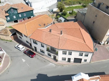 Moradia T5 para Venda em Santa Maria de Lamas