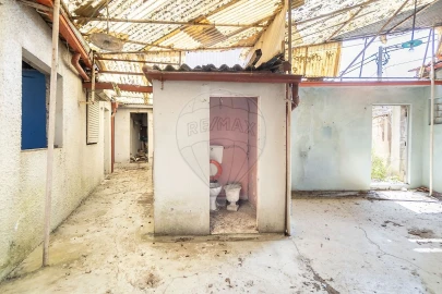 Moradia T5 para Venda em Santa Maria de Lamas