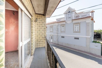 Moradia T5 para Venda em Santa Maria de Lamas