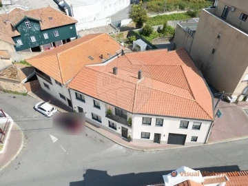 Moradia T5 para Venda em Santa Maria de Lamas