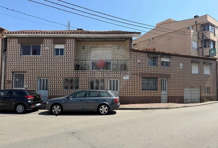 Moradia T5 para Venda em Santa Maria de Lamas Foto 3
