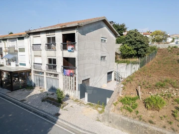 Moradia T4 para Venda em São João da Madeira